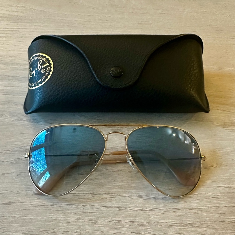 Ray-Ban Gold Aviator Sunglasses with Black Case